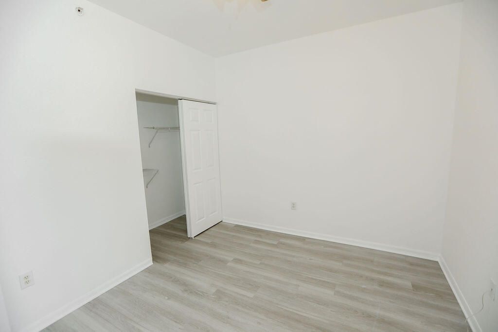 For Sale: $189,999 (2 beds, 2 baths, 1229 Square Feet)