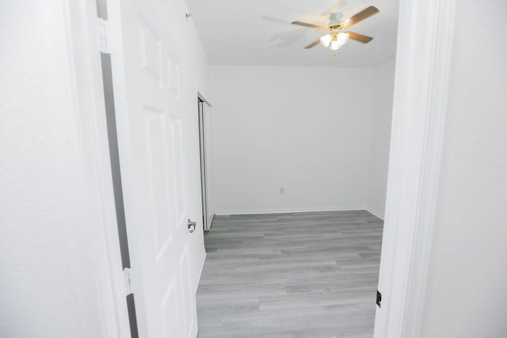 For Sale: $189,999 (2 beds, 2 baths, 1229 Square Feet)