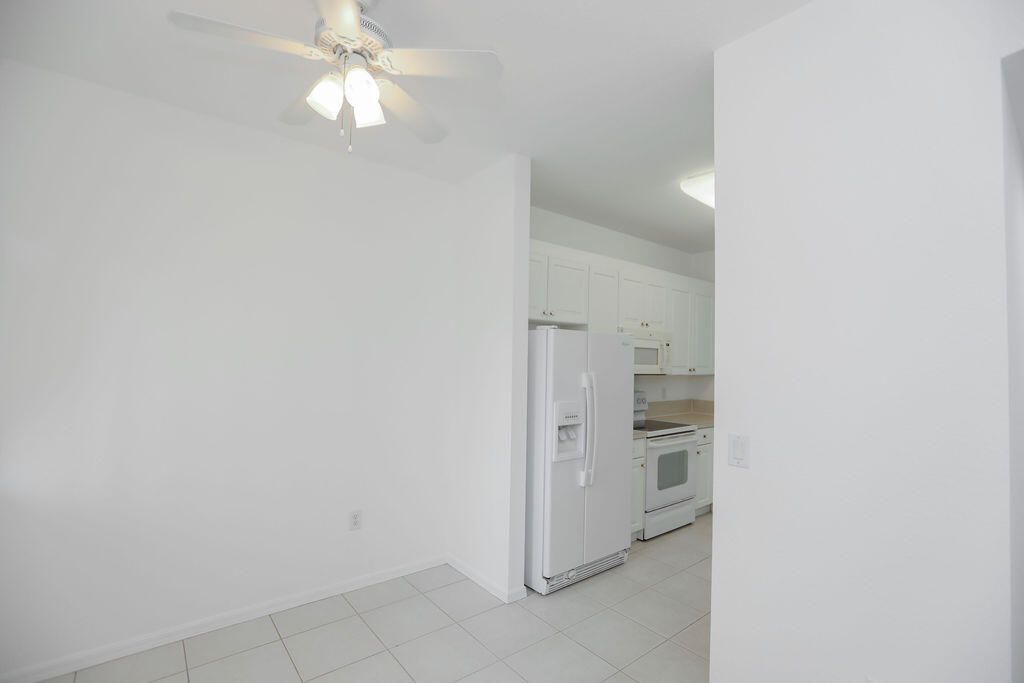 For Sale: $189,999 (2 beds, 2 baths, 1229 Square Feet)