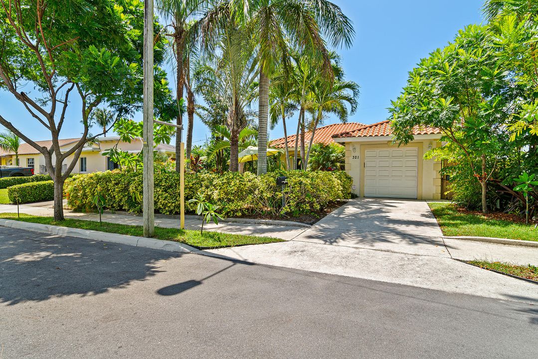 For Sale: $650,000 (3 beds, 2 baths, 1330 Square Feet)