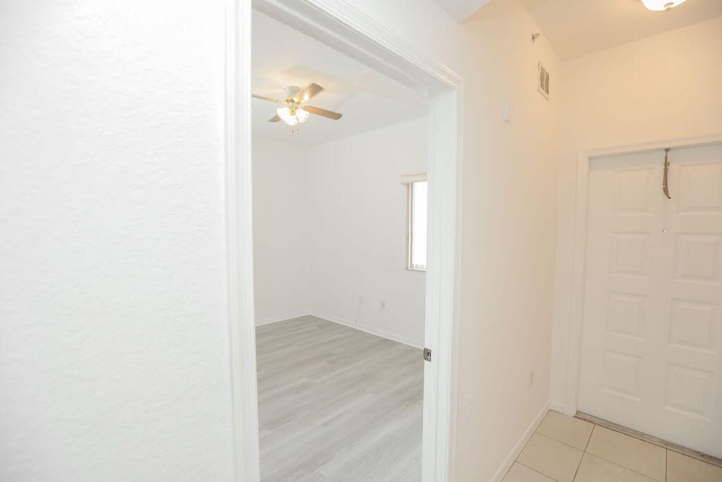 For Sale: $189,999 (2 beds, 2 baths, 1229 Square Feet)