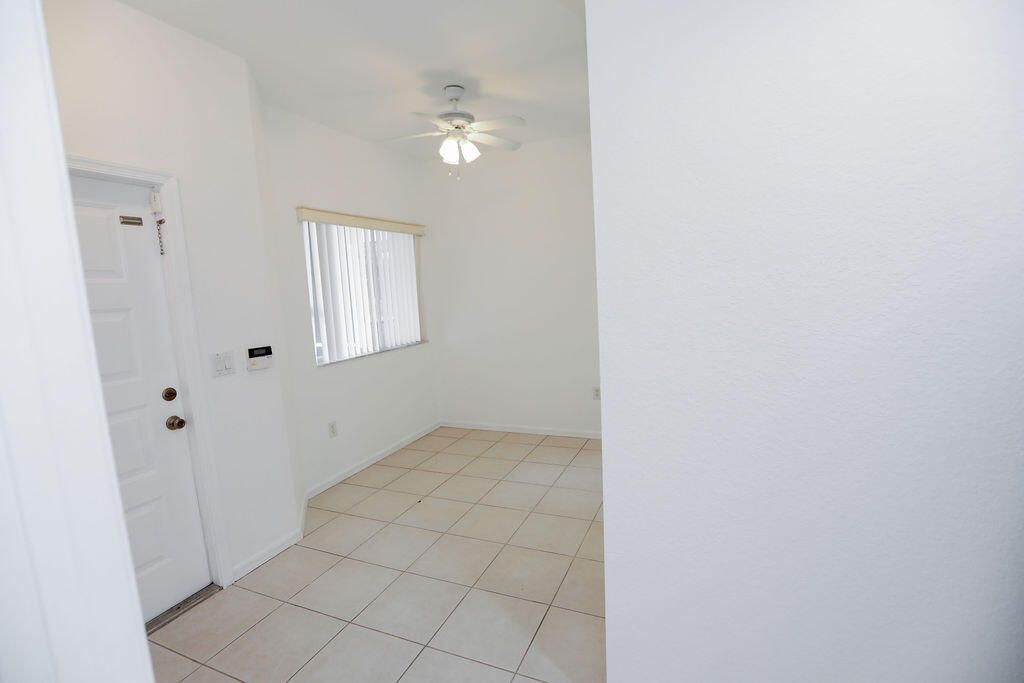 For Sale: $189,999 (2 beds, 2 baths, 1229 Square Feet)