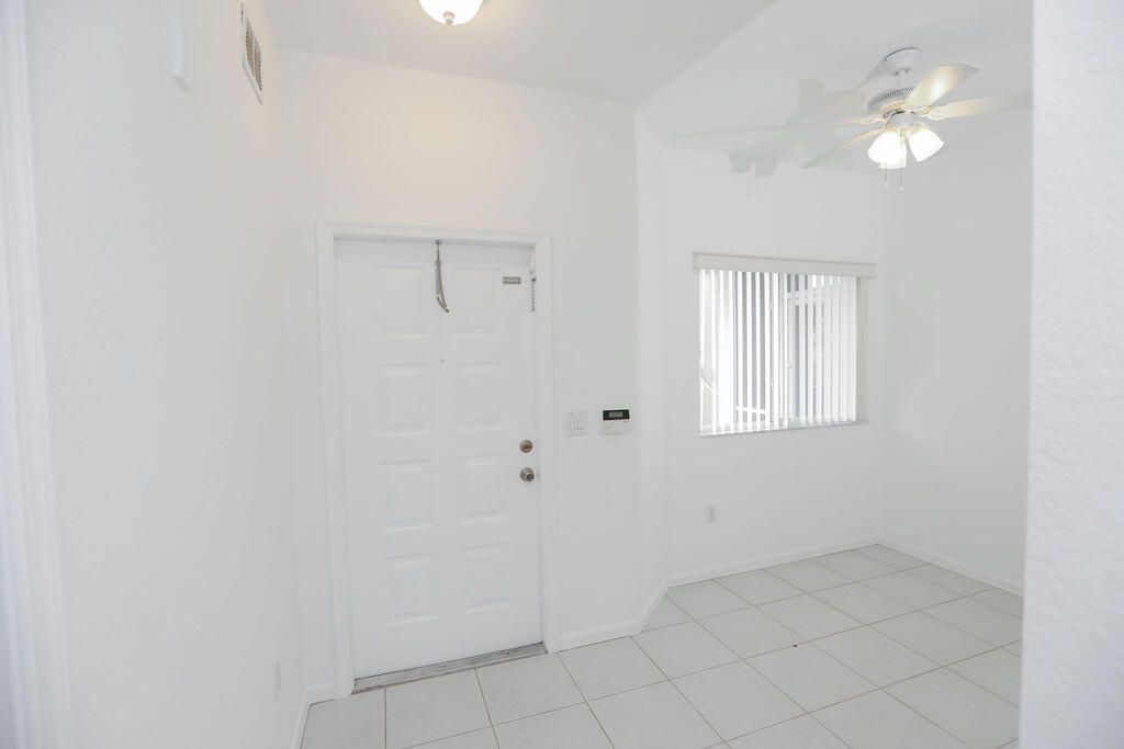 For Sale: $189,999 (2 beds, 2 baths, 1229 Square Feet)