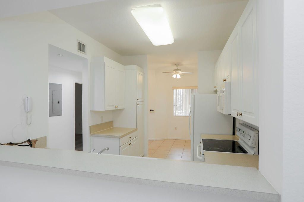 For Sale: $189,999 (2 beds, 2 baths, 1229 Square Feet)