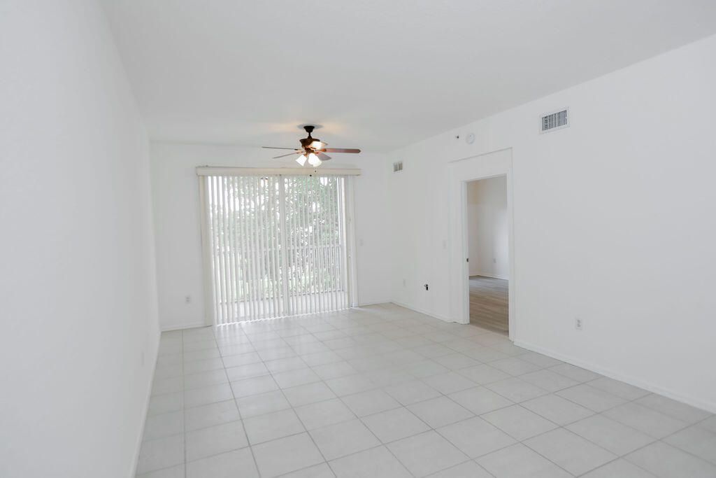 For Sale: $189,999 (2 beds, 2 baths, 1229 Square Feet)