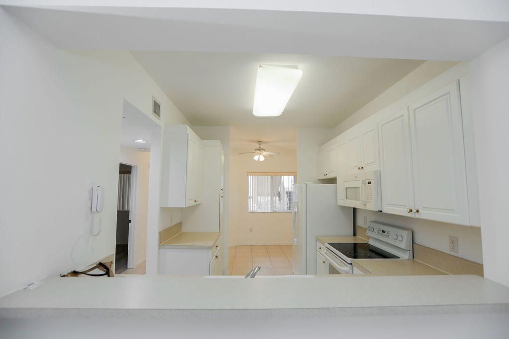 For Sale: $189,999 (2 beds, 2 baths, 1229 Square Feet)