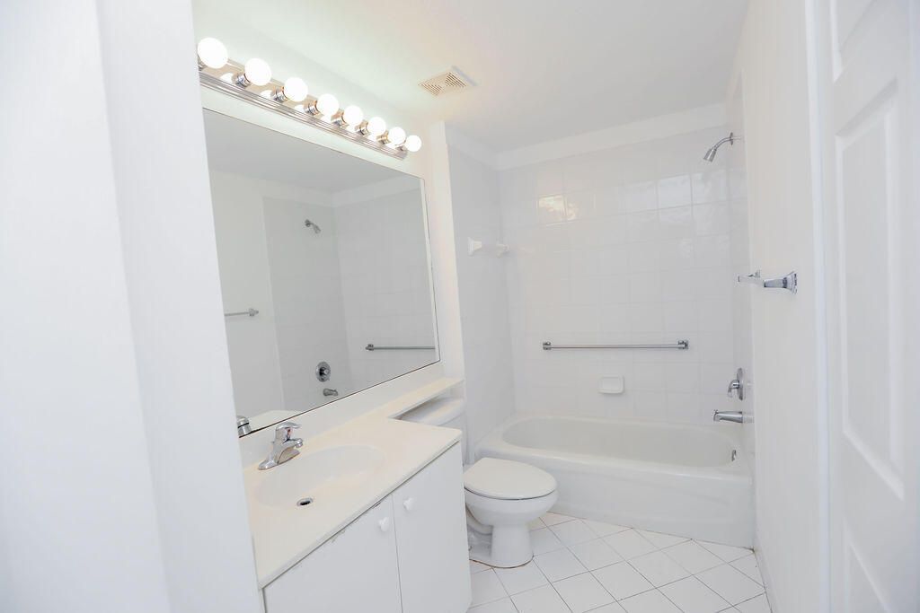 For Sale: $189,999 (2 beds, 2 baths, 1229 Square Feet)