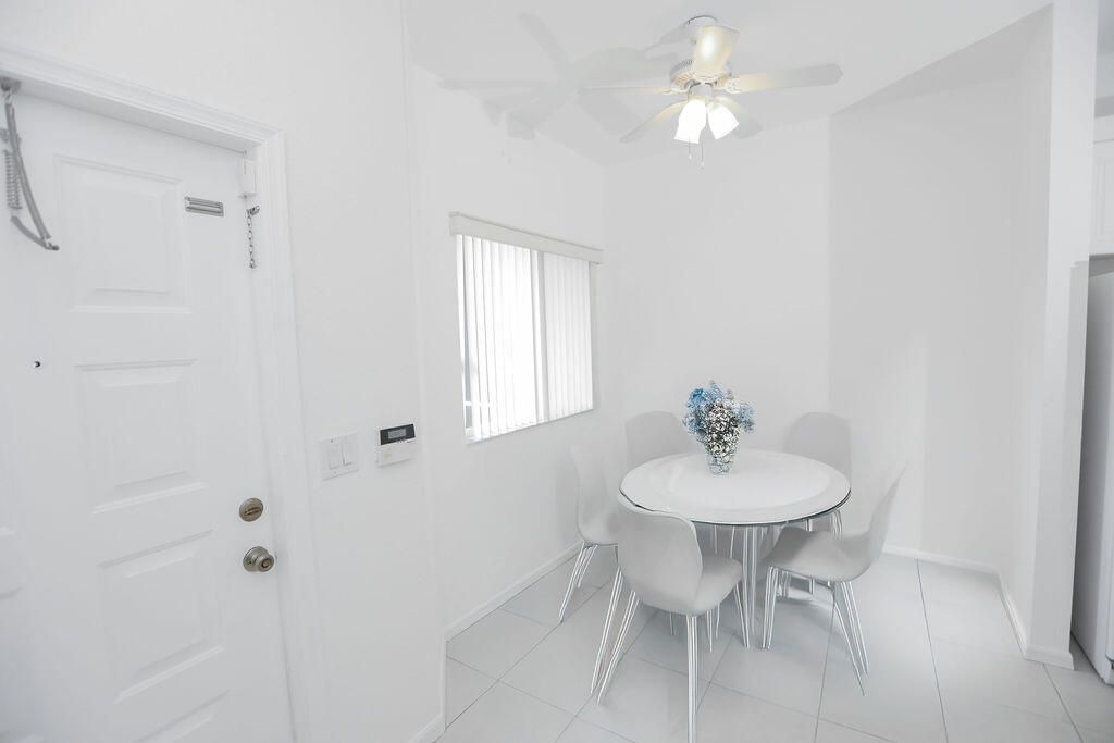 For Sale: $189,999 (2 beds, 2 baths, 1229 Square Feet)