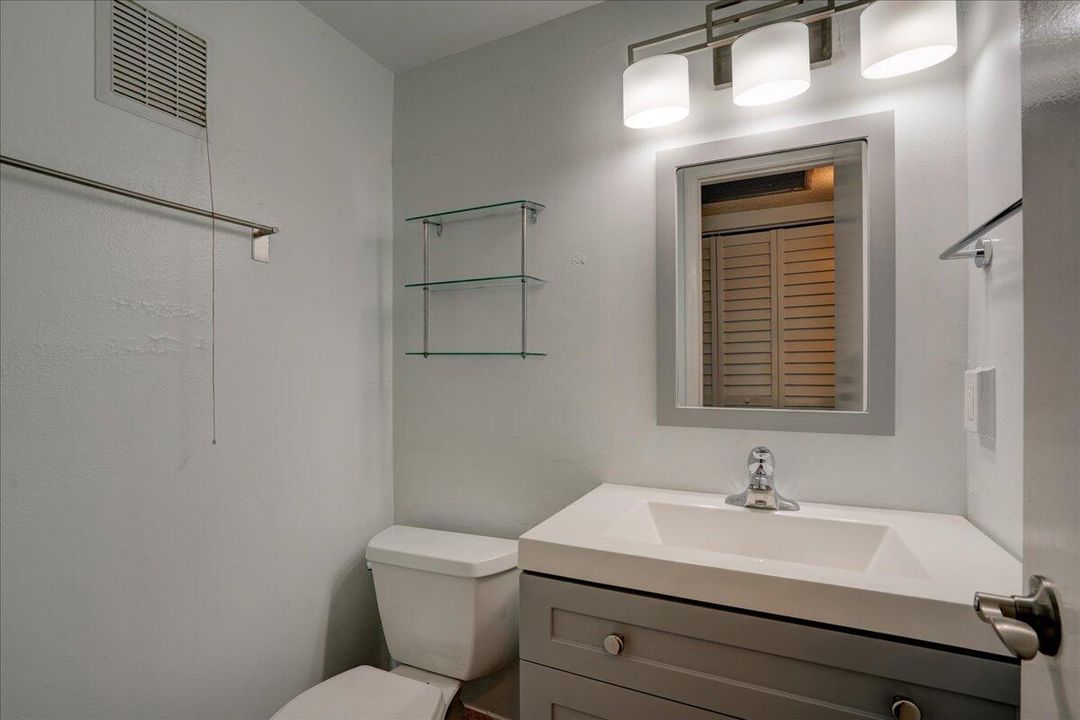 For Sale: $109,770 (1 beds, 1 baths, 738 Square Feet)