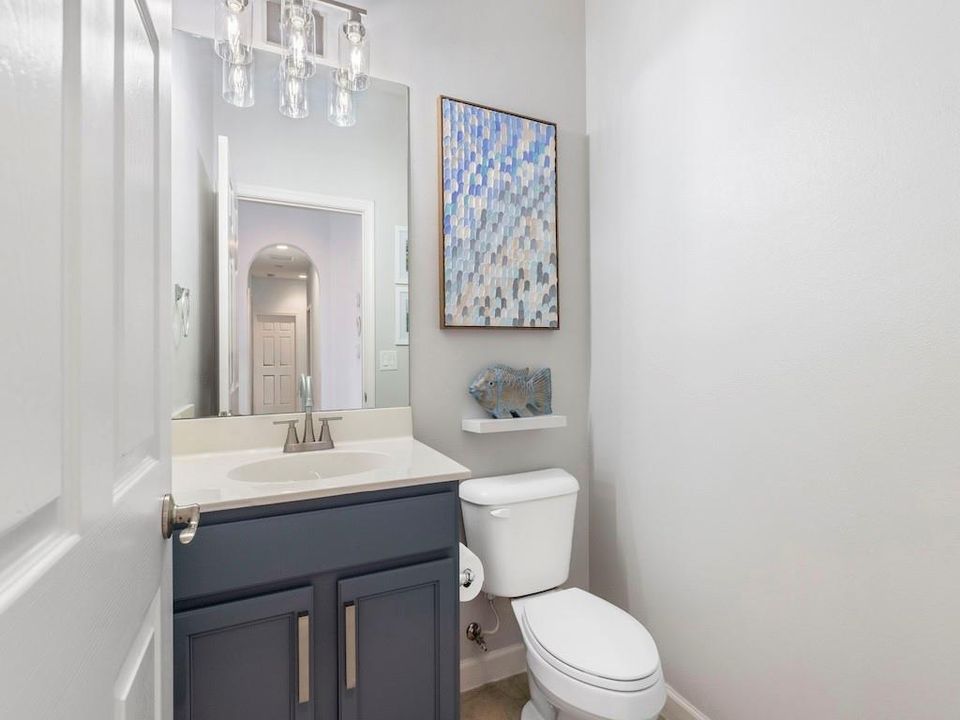 Active With Contract: $645,000 (4 beds, 2 baths, 2492 Square Feet)