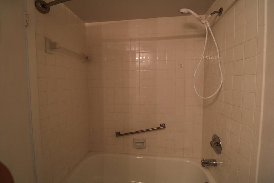 For Sale: $180,000 (2 beds, 2 baths, 1360 Square Feet)