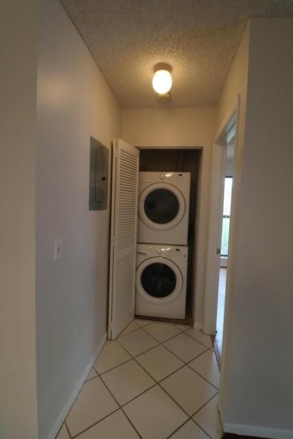 For Sale: $180,000 (2 beds, 2 baths, 1360 Square Feet)