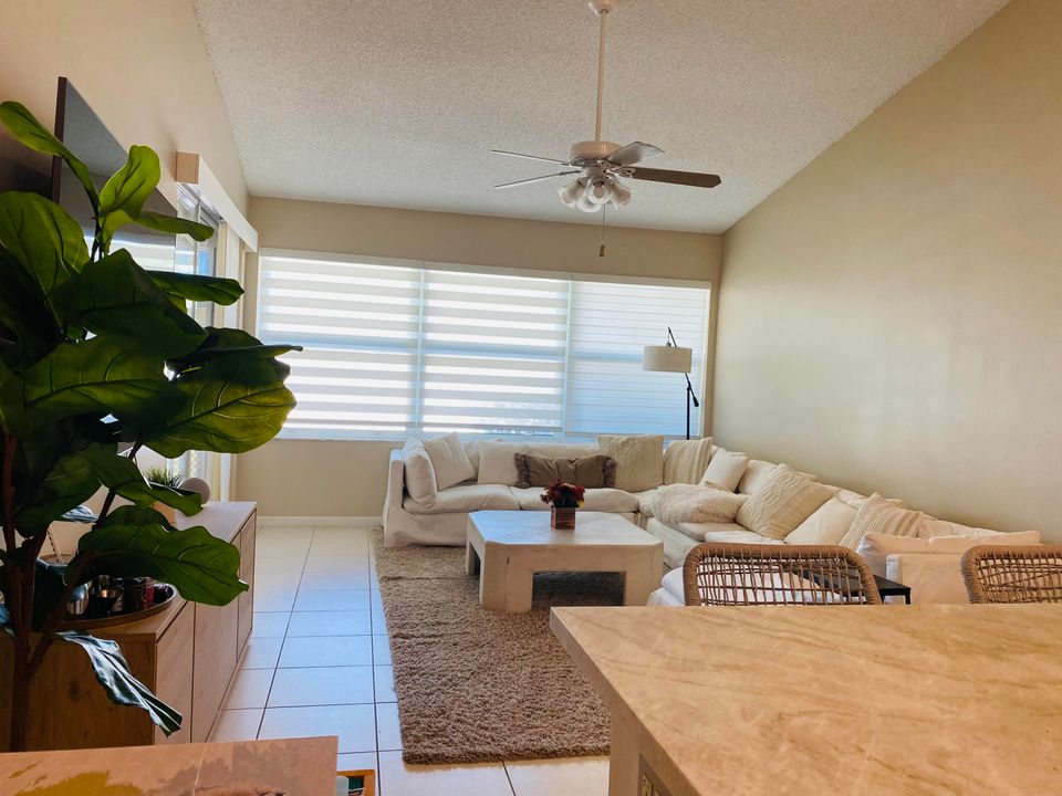 For Sale: $459,900 (2 beds, 2 baths, 1379 Square Feet)