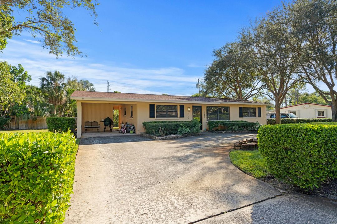 Active With Contract: $625,000 (3 beds, 2 baths, 1410 Square Feet)