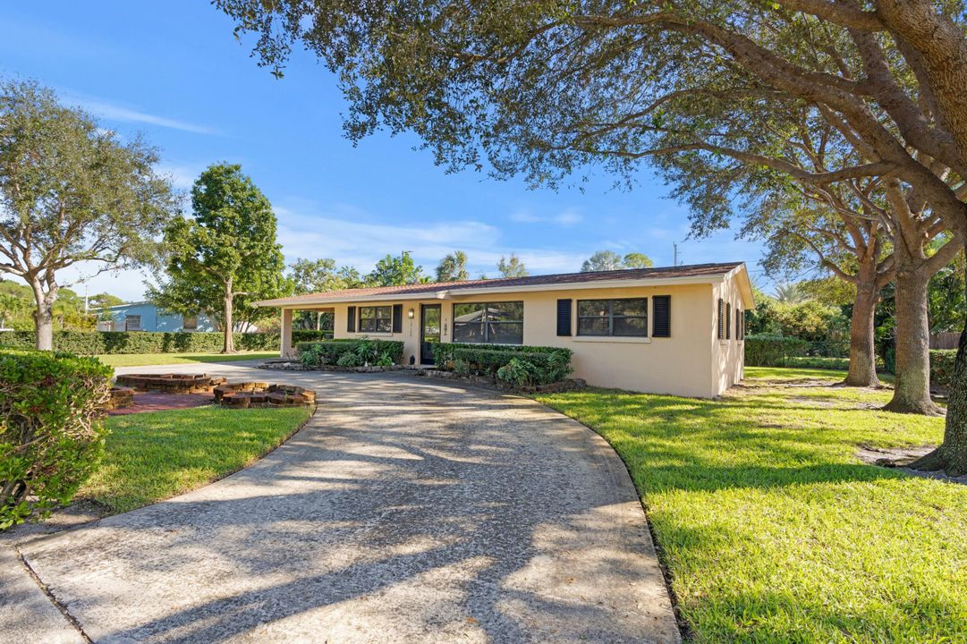 Active With Contract: $625,000 (3 beds, 2 baths, 1410 Square Feet)