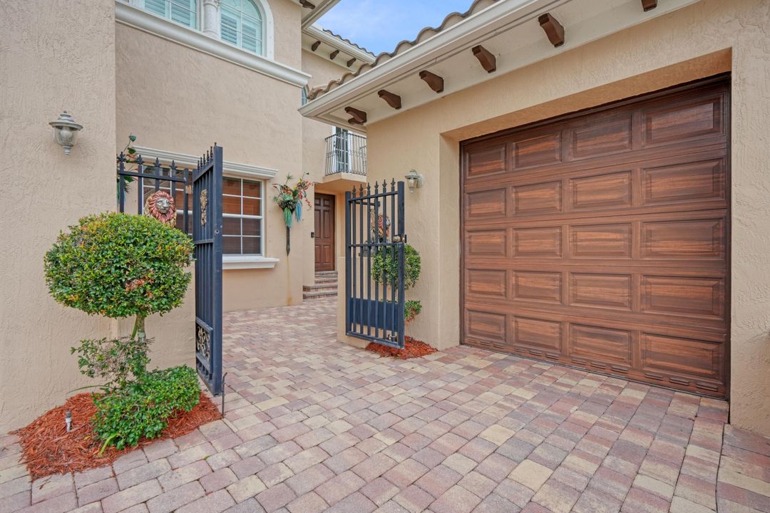 For Sale: $1,450,000 (5 beds, 2 baths, 3836 Square Feet)