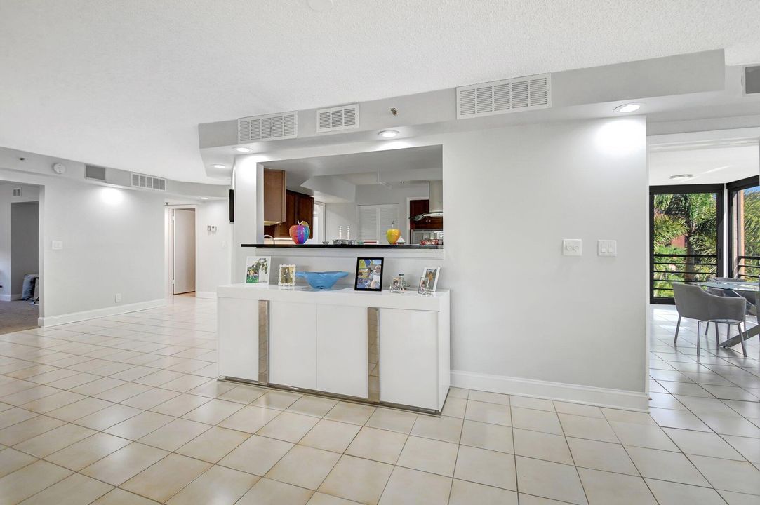 For Sale: $550,000 (3 beds, 2 baths, 2487 Square Feet)