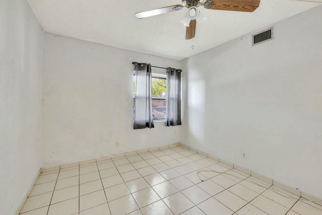 For Sale: $139,900 (2 beds, 2 baths, 1075 Square Feet)