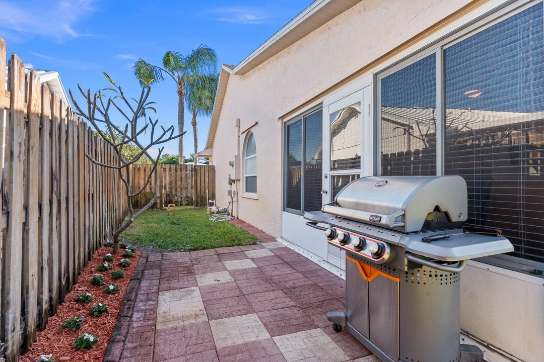 For Sale: $529,900 (3 beds, 2 baths, 1710 Square Feet)