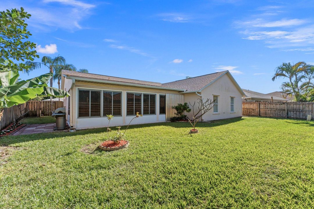 For Sale: $529,900 (3 beds, 2 baths, 1710 Square Feet)