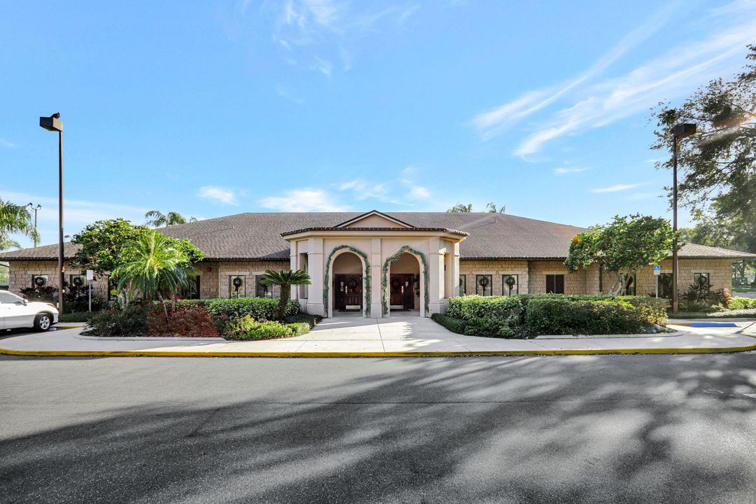 For Sale: $415,000 (3 beds, 2 baths, 1987 Square Feet)