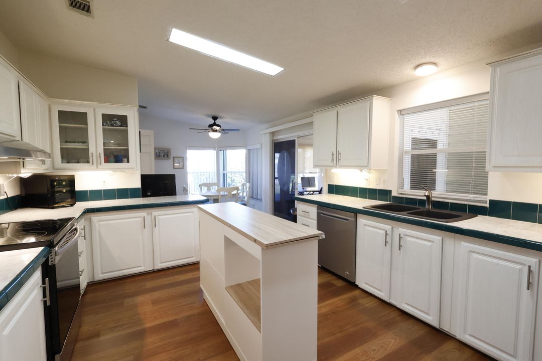 For Sale: $199,000 (3 beds, 2 baths, 1641 Square Feet)