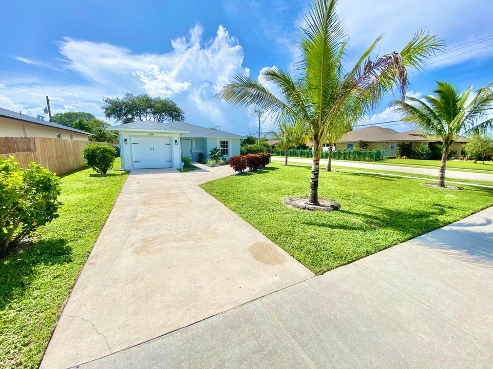 For Sale: $699,000 (3 beds, 2 baths, 1507 Square Feet)