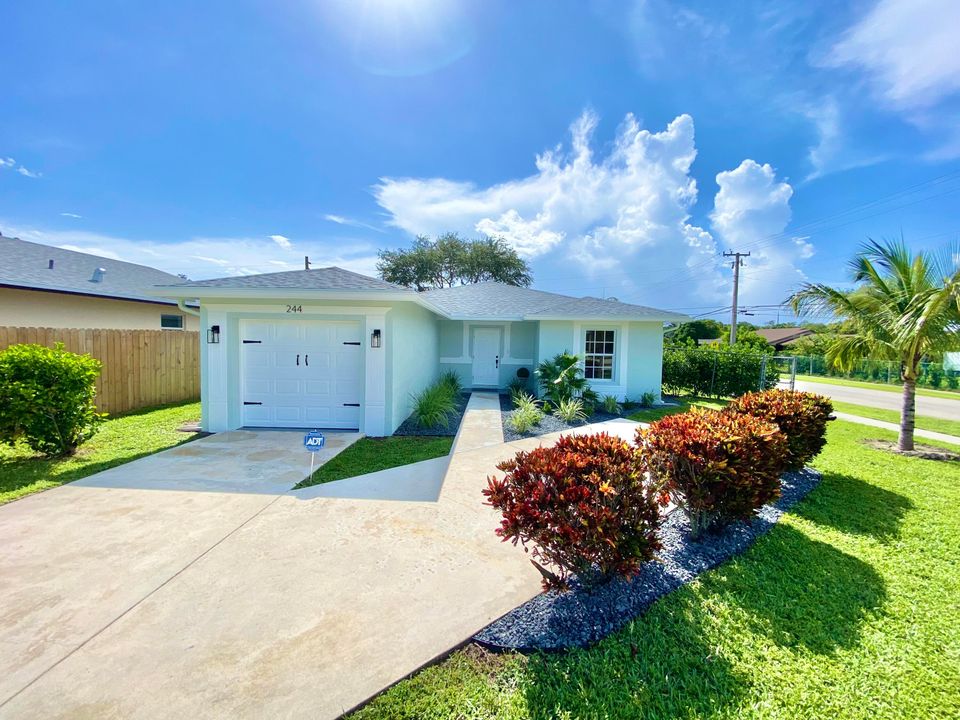 For Sale: $699,000 (3 beds, 2 baths, 1507 Square Feet)