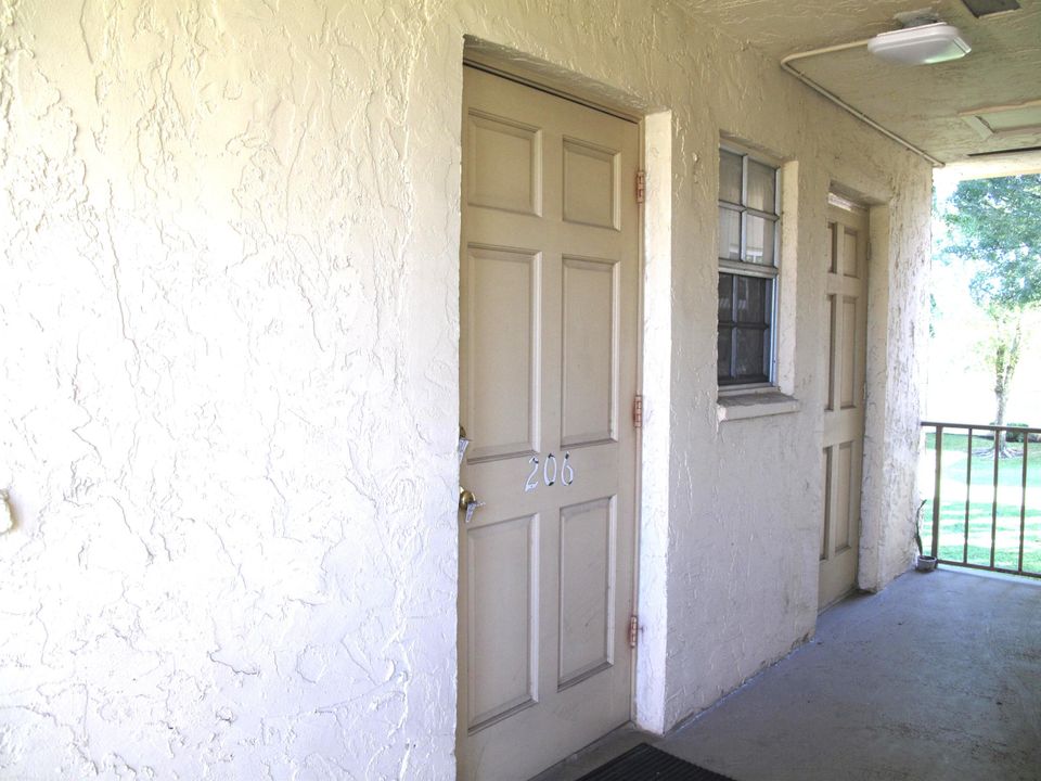 For Sale: $189,000 (2 beds, 2 baths, 1080 Square Feet)