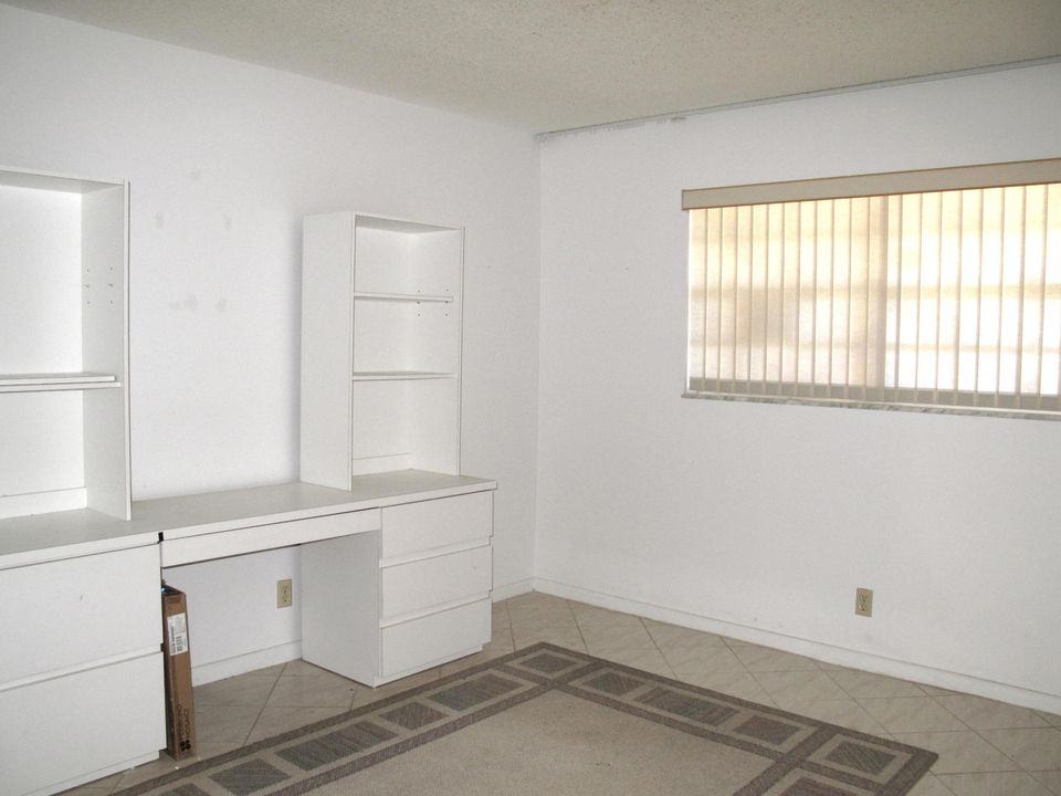 For Sale: $189,000 (2 beds, 2 baths, 1080 Square Feet)