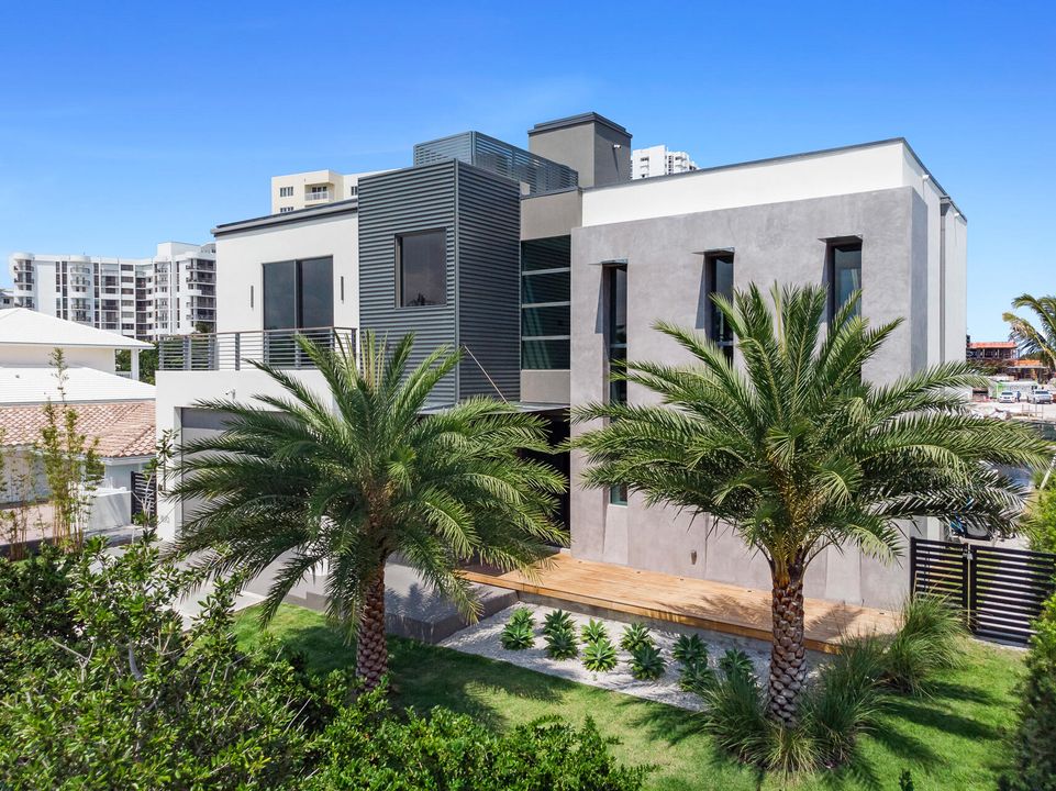 For Sale: $6,999,000 (5 beds, 4 baths, 4628 Square Feet)