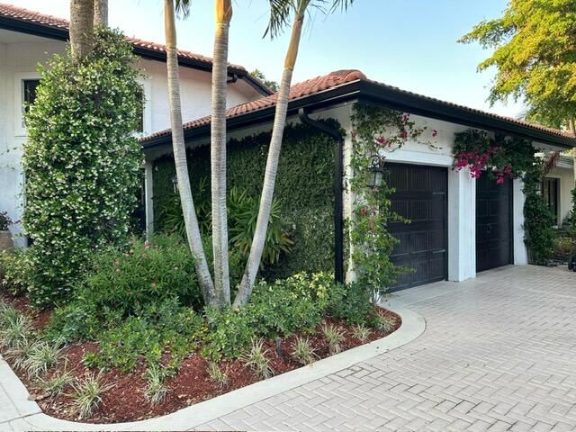 For Sale: $2,600,000 (4 beds, 4 baths, 3592 Square Feet)