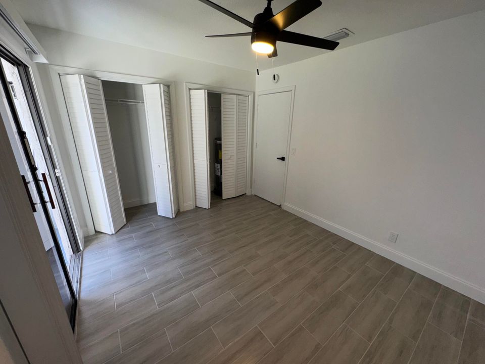 Active With Contract: $1,700 (1 beds, 1 baths, 669 Square Feet)