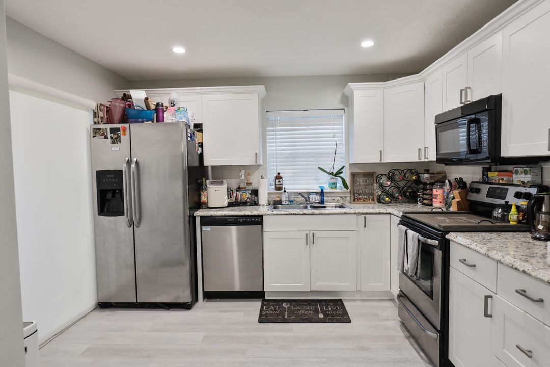 For Sale: $225,000 (2 beds, 2 baths, 1328 Square Feet)