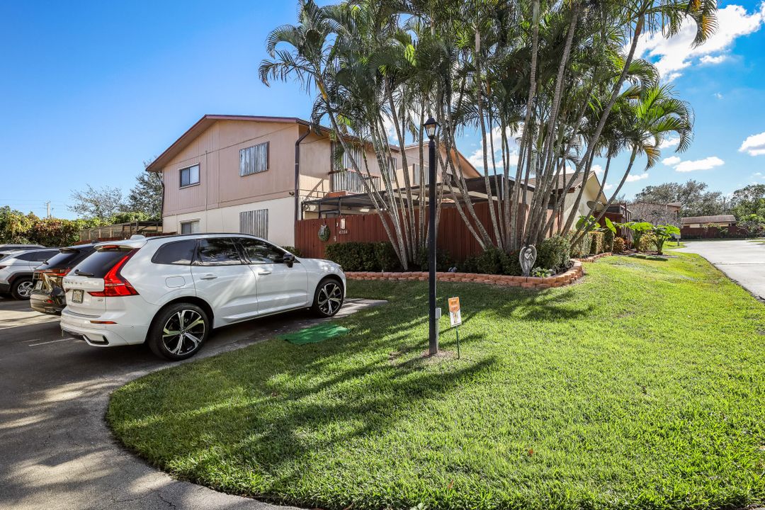 For Sale: $370,000 (3 beds, 2 baths, 1646 Square Feet)