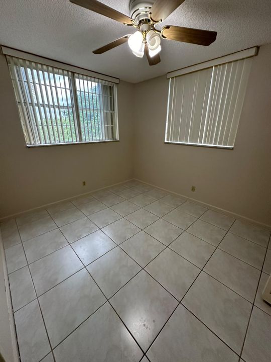 For Rent: $2,000 (2 beds, 2 baths, 820 Square Feet)