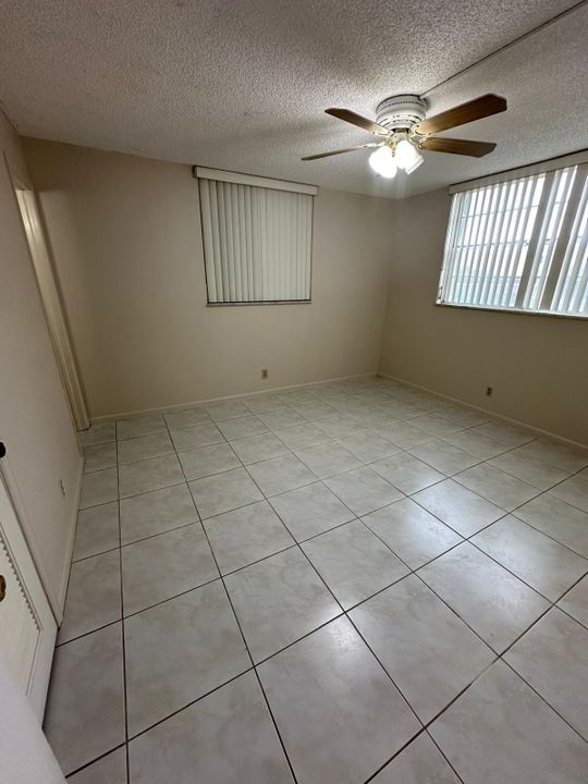 For Rent: $2,000 (2 beds, 2 baths, 820 Square Feet)