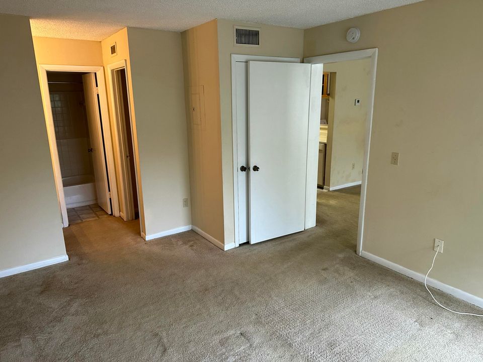 For Rent: $1,700 (1 beds, 1 baths, 620 Square Feet)