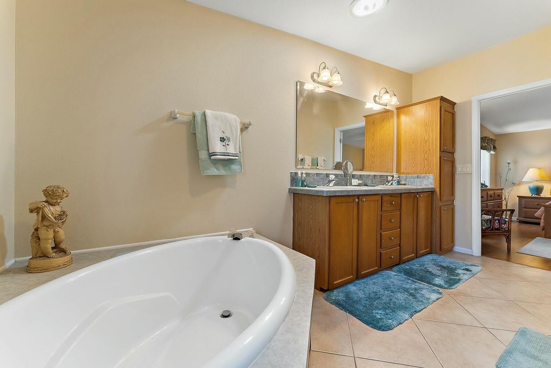 For Sale: $229,900 (3 beds, 2 baths, 1786 Square Feet)