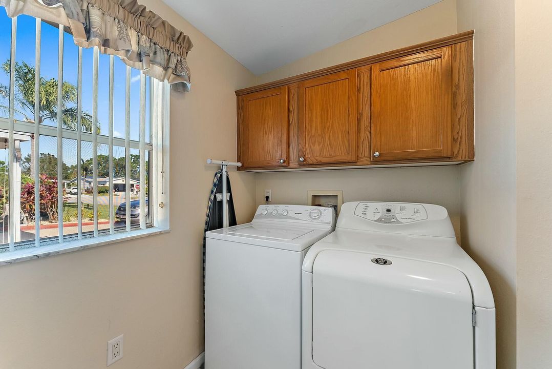 For Sale: $229,900 (3 beds, 2 baths, 1786 Square Feet)