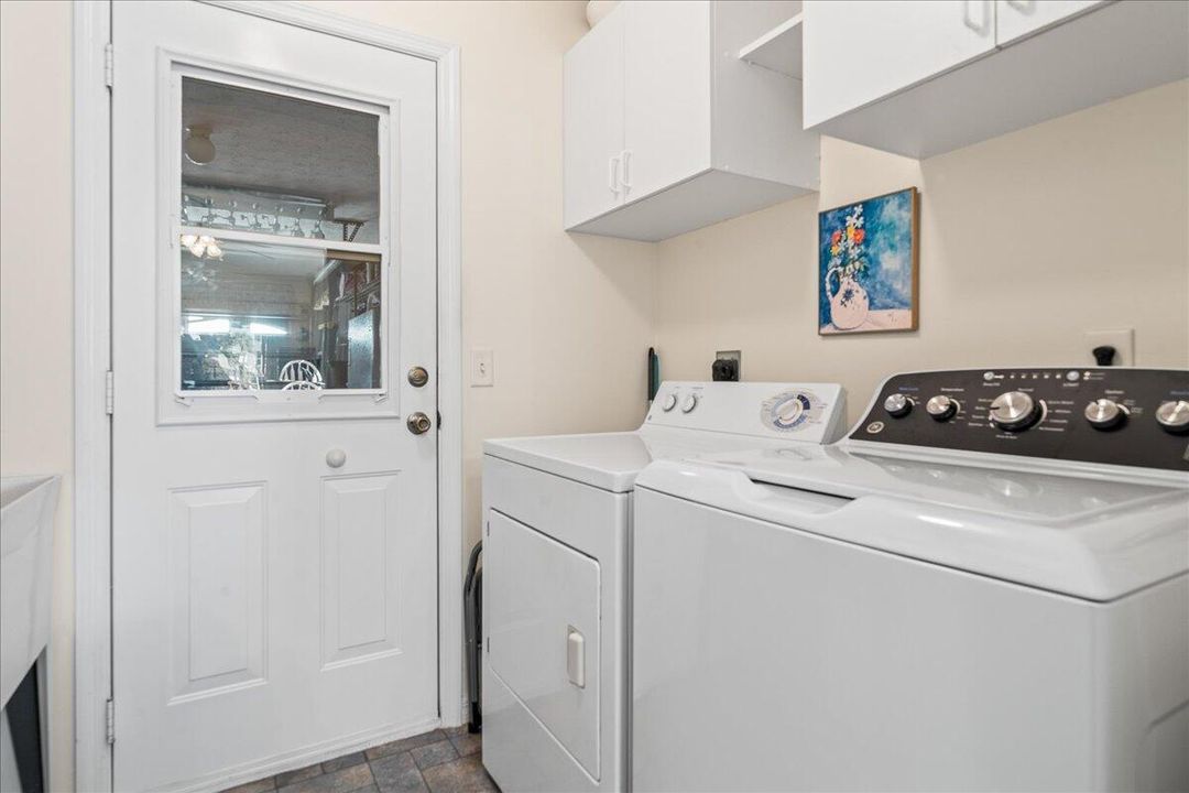 For Sale: $225,000 (3 beds, 2 baths, 1714 Square Feet)