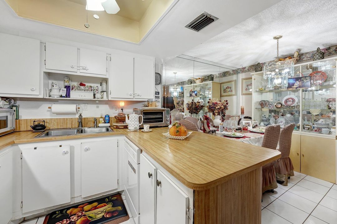 For Sale: $274,900 (2 beds, 2 baths, 1475 Square Feet)