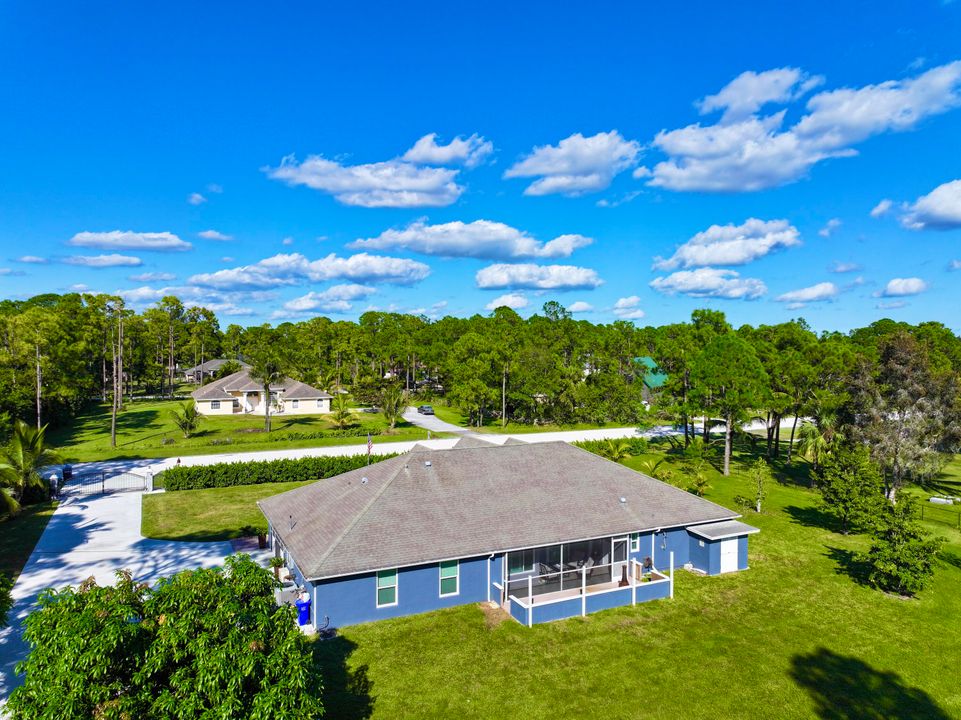 For Sale: $750,000 (4 beds, 2 baths, 2330 Square Feet)