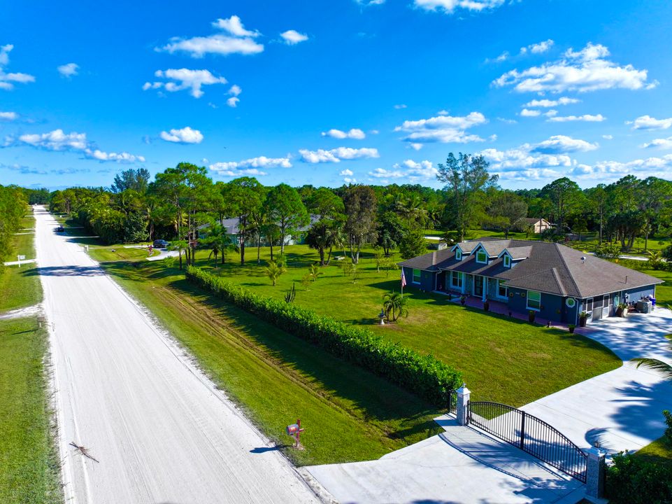 For Sale: $750,000 (4 beds, 2 baths, 2330 Square Feet)