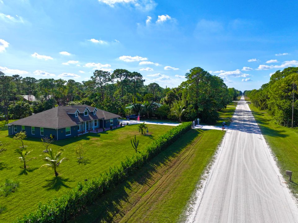 For Sale: $750,000 (4 beds, 2 baths, 2330 Square Feet)