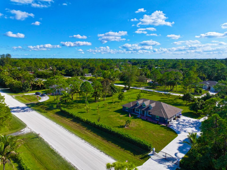 For Sale: $750,000 (4 beds, 2 baths, 2330 Square Feet)