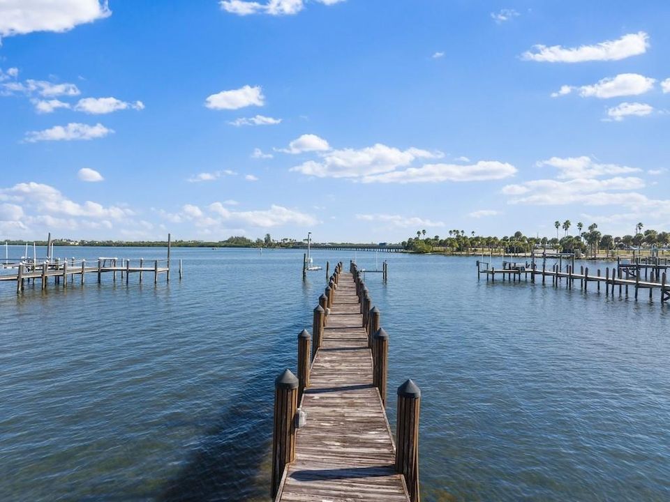 For Sale: $1,889,000 (3 beds, 2 baths, 2292 Square Feet)