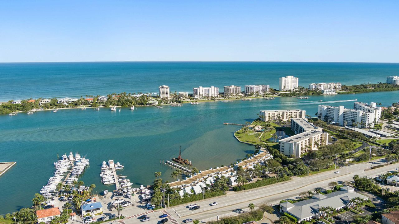 For Sale: $1,650,000 (3 beds, 2 baths, 1722 Square Feet)