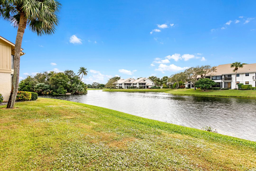 For Sale: $765,000 (2 beds, 2 baths, 1452 Square Feet)