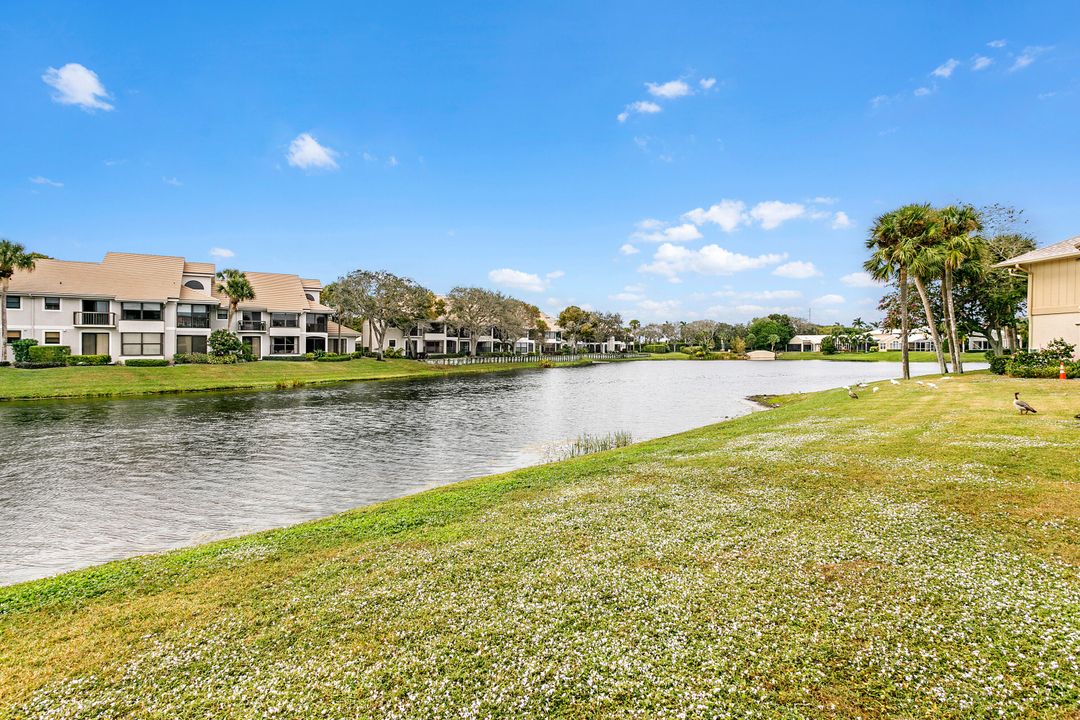 For Sale: $765,000 (2 beds, 2 baths, 1452 Square Feet)